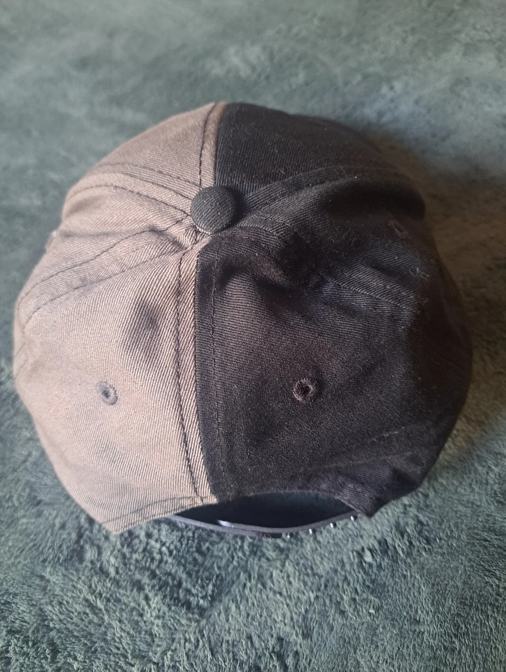 MINEGRAFT Two-Tone Black and Gray Cap with Mint Green Pixel Badge